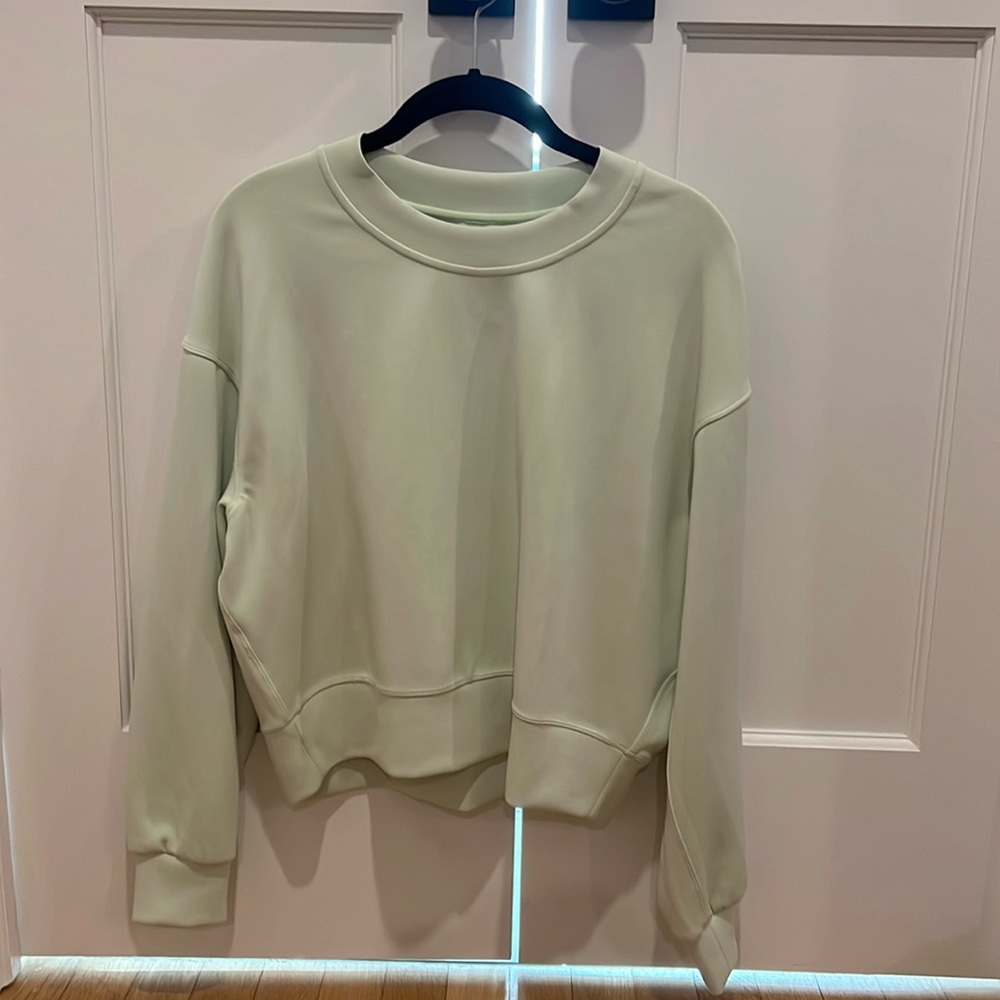 Lululemon Softstreme Perfectly Oversized Cropped Crew Sweatshirt (women’s)